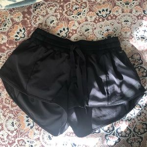 Lululemon Athletica Hotty Hot Short (2.5”)